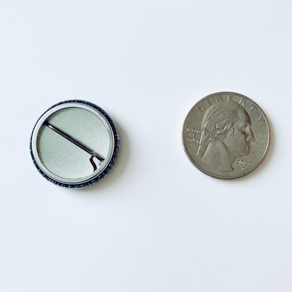 📍 5/$20 Johnny Cupcakes "Logo Crossbones Cupcake” Pin Button - Picture 2 of 2